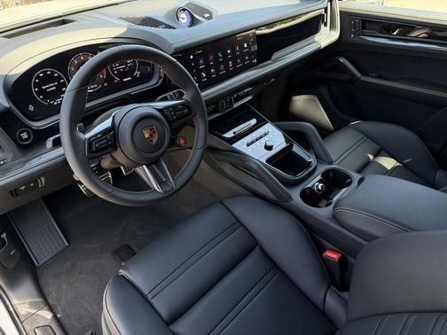2025 Porsche Cayenne Turbo GT