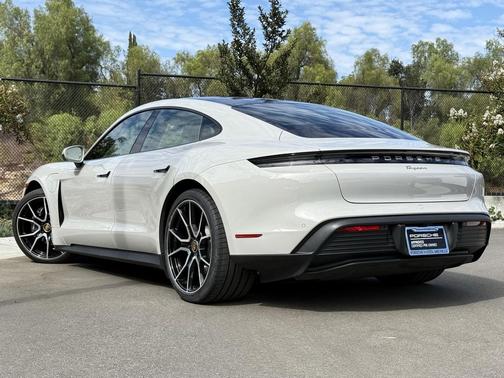 2024 Porsche Taycan 
