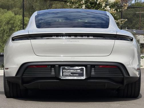 2024 Porsche Taycan 