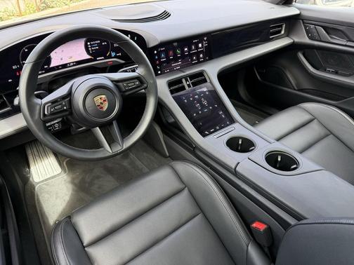 2024 Porsche Taycan 