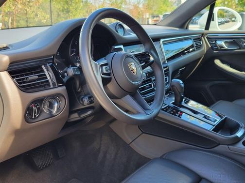 2024 Porsche Macan 