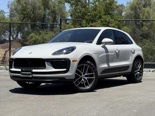 2025 Porsche Macan Base