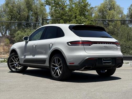 2025 Porsche Macan Base