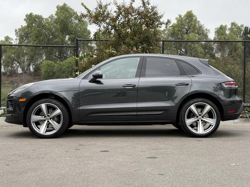 2025 Porsche Macan Loaner