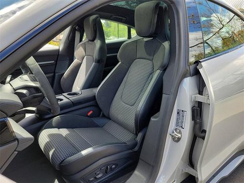 2025 Porsche Taycan 4S