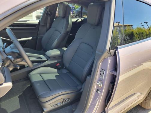 2026 Porsche Macan Macan Electric