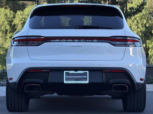2025 Porsche Macan Loaner