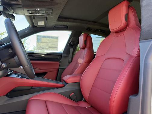 2026 Porsche Macan Turbo