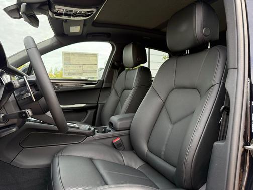 2025 Porsche Macan S