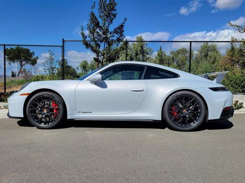 2026 Porsche 911 Carrera GTS