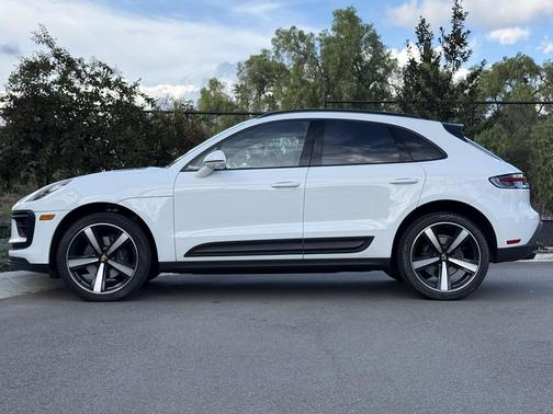 2024 Porsche Macan Base (PDK)