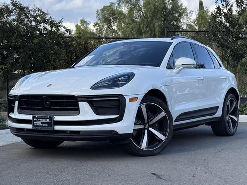 2024 Porsche Macan Base (PDK)