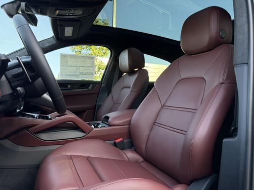 2026 Porsche Cayenne GTS