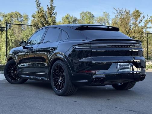 2026 Porsche Cayenne GTS
