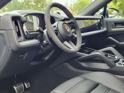 2026 Porsche Cayenne GTS