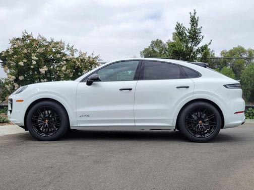 2026 Porsche Cayenne GTS