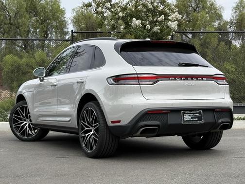 2023 Porsche Macan 