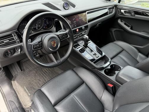 2023 Porsche Macan 