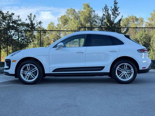 2026 Porsche Macan Loaner