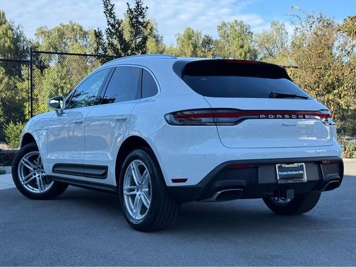 2026 Porsche Macan Loaner