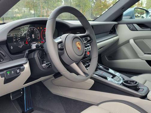 2026 Porsche 911 Carrera 4S