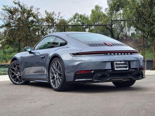 2026 Porsche 911 Carrera 4S