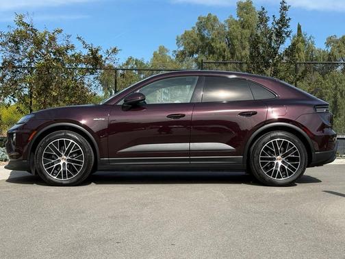 2025 Porsche Macan 4
