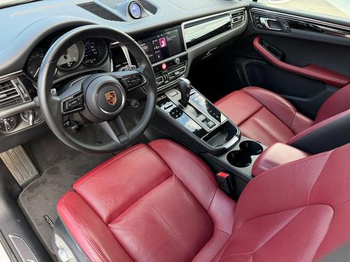 2023 Porsche Macan S