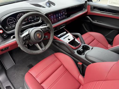 2026 Porsche Cayenne GTS