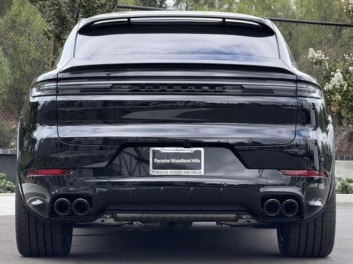 2026 Porsche Cayenne GTS