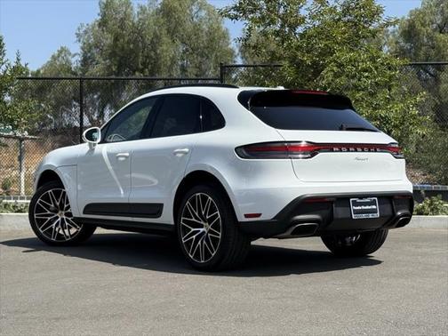 2025 Porsche Macan Base