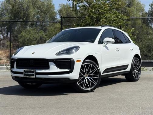 2025 Porsche Macan Base