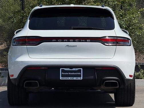 2025 Porsche Macan Base
