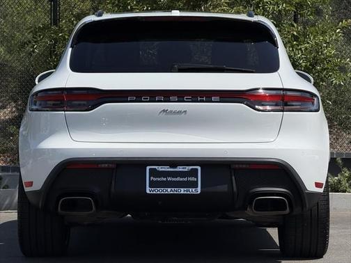 2025 Porsche Macan Base