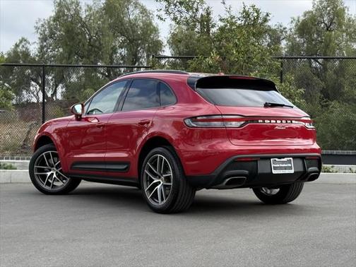 2024 Porsche Macan Base