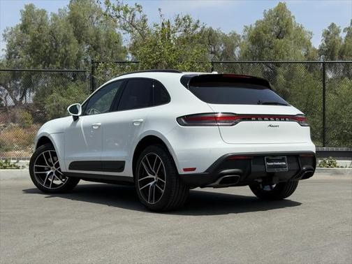2024 Porsche Macan Base