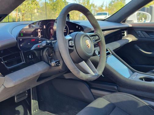 2023 Porsche Taycan GTS