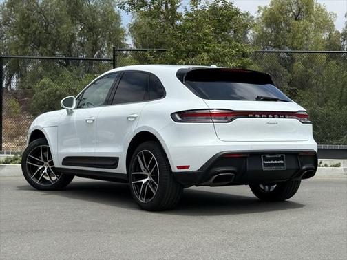 2024 Porsche Macan Base