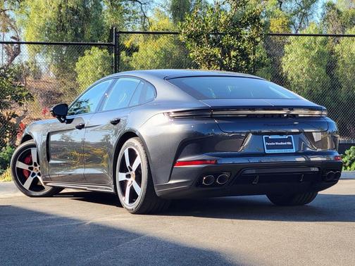 2026 Porsche Panamera GTS