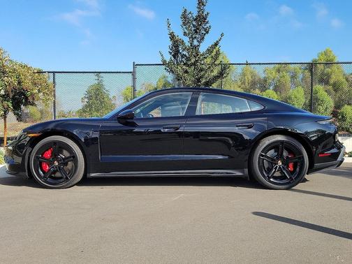 2026 Porsche Taycan GTS