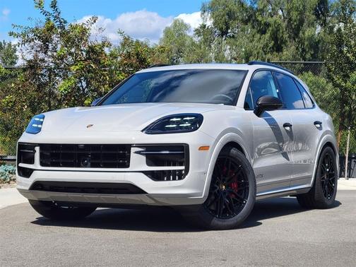 2026 Porsche Cayenne GTS