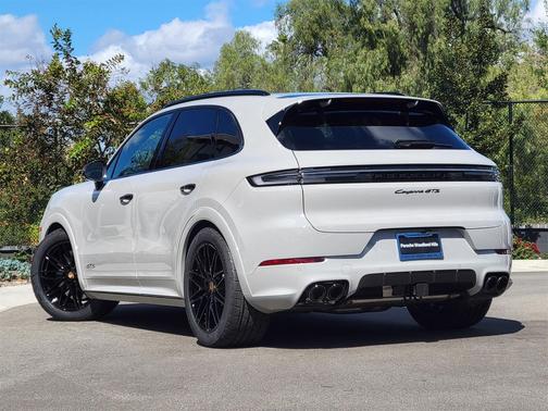 2026 Porsche Cayenne GTS