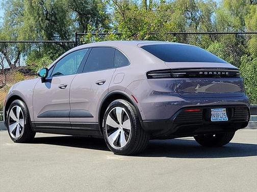 2024 Porsche Macan Base