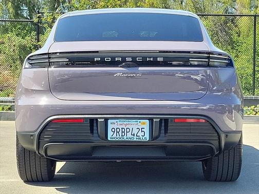 2024 Porsche Macan Base