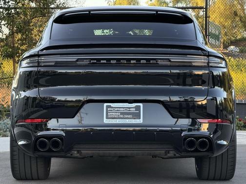 2025 Porsche Cayenne GTS