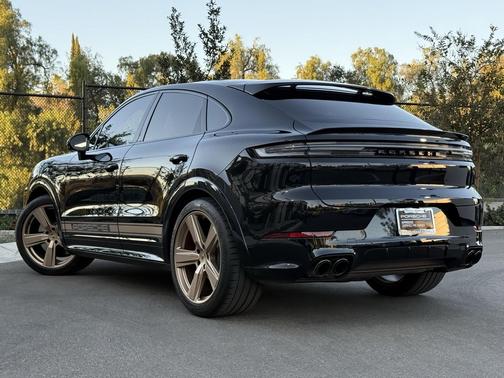 2025 Porsche Cayenne GTS
