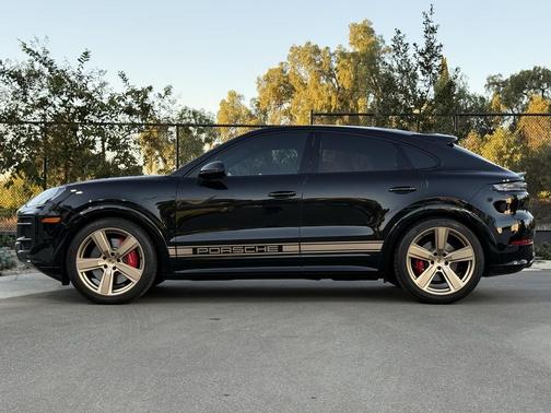 2025 Porsche Cayenne GTS