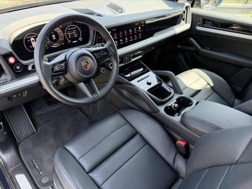2024 Porsche Cayenne Base (Tiptronic)