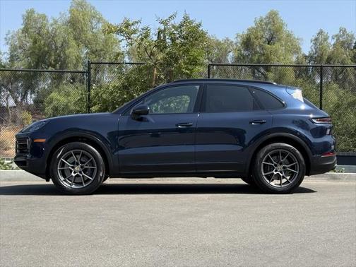 2024 Porsche Cayenne Base (Tiptronic)