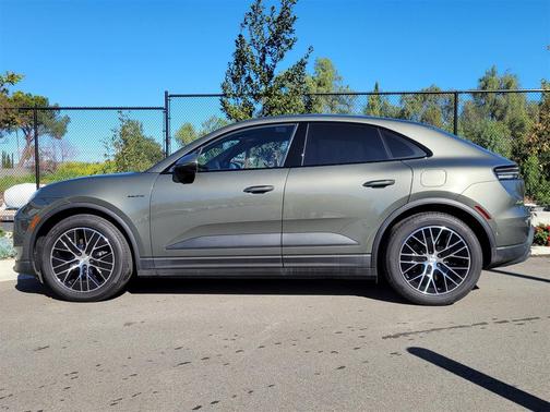 2025 Porsche Macan 